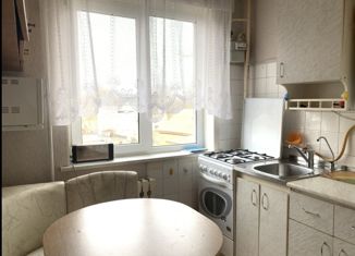 Продам трехкомнатную квартиру, 64 м2, Гатчина, улица Киргетова, 11А