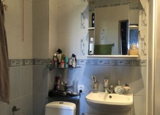 Продажа 3-ком. квартиры, 50 м2, поселок Петрово, Советская улица, 19