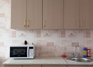 Продаю 1-комнатную квартиру, 37 м2, поселок городского типа Щебетовка, Луговая улица, 3