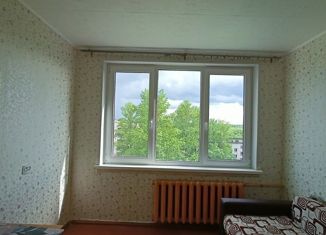 Продается 2-ком. квартира, 41 м2, Тихвин, 3-й микрорайон, 27