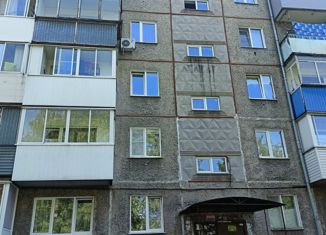 Продается 3-комнатная квартира, 61.5 м2, Кемеровская область, улица 50 лет Октября, 19