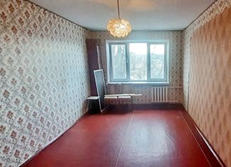 Продается трехкомнатная квартира, 61 м2, Керчь, улица Юных Ленинцев, 1