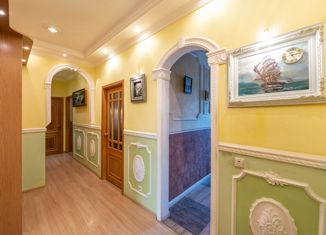 Продам 2-ком. квартиру, 52.6 м2, Хабаровский край, улица Шевченко, 4