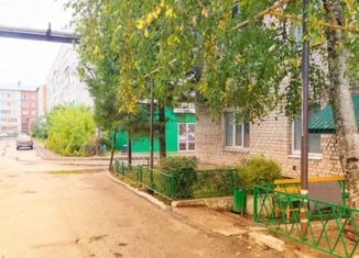 Продается трехкомнатная квартира, 49 м2, поселок городского типа Вурнары, улица Иванова, 36