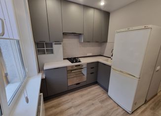 Продаю 2-комнатную квартиру, 45 м2, Москва, улица Кухмистерова, 12/23, станция Люблино