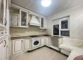 Продается 4-ком. квартира, 77.6 м2, Липецк, улица имени Генерала Меркулова, 43