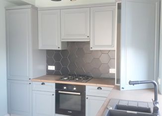 Продаю трехкомнатную квартиру, 86 м2, Ставрополь, улица Добролюбова, 26, микрорайон №7