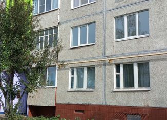 Продается трехкомнатная квартира, 67.3 м2, поселок городского типа Кугеси, Советская улица, 67