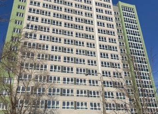 Продам 2-ком. квартиру, 60 м2, Барнаул, улица Петра Сухова, 34, Октябрьский район