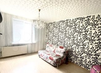 Продам 2-ком. квартиру, 61 м2, Курчатов, Садовая улица, 9