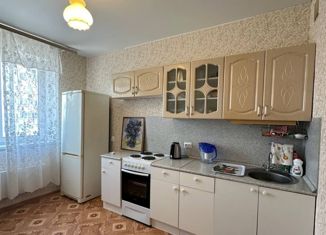 Продам 1-ком. квартиру, 40 м2, Тольятти, Комсомольская улица, 82