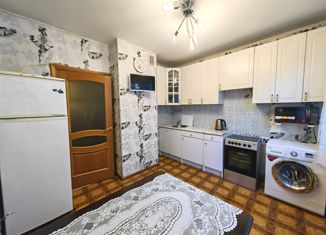 Продаю трехкомнатную квартиру, 75 м2, Москва, улица Кутузова, 2, улица Кутузова