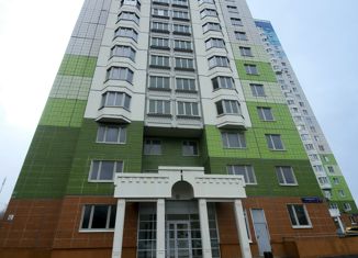 Трехкомнатная квартира на продажу, 72.7 м2, Москва, Синявинская улица, 11к2