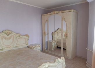 Сдаю 4-ком. квартиру, 93 м2, Волгодонск, Советская улица, 81