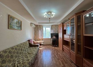 Продам 2-ком. квартиру, 51 м2, Армавир, 8-й микрорайон, 2/1