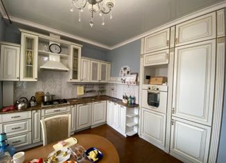 Продажа трехкомнатной квартиры, 75 м2, Якутск, 203-й микрорайон, 7, 203-й микрорайон