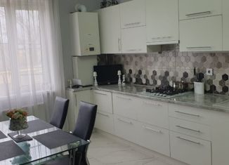 Продаю дом, 80 м2, Новокубанск, Первомайская улица