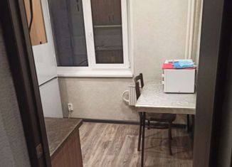 Сдается в аренду двухкомнатная квартира, 47 м2, Челябинск, улица 60-летия Октября, 42