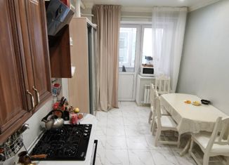 Продается 2-комнатная квартира, 62 м2, Ставрополь, улица Города-Побратима Безье, 15/2, ЖК Восток