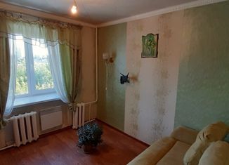 Продам трехкомнатную квартиру, 54 м2, Екатеринбург, улица Бакинских Комиссаров, 171, метро Проспект Космонавтов