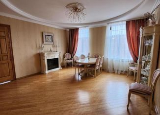 Продаю 3-комнатную квартиру, 146 м2, Калининград, Красная улица, 30