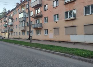 Продажа однокомнатной квартиры, 32.1 м2, Боровичи, улица Алексея Кузнецова, 2
