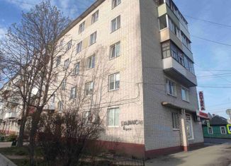 Продаю двухкомнатную квартиру, 44 м2, Карачев, улица Ленина, 28