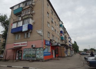 Продам четырехкомнатную квартиру, 62.9 м2, посёлок городского типа Безенчук, улица Чапаева, 25