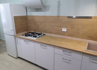 Продаю 4-комнатную квартиру, 77.2 м2, Лениногорск, улица Суворова, 1