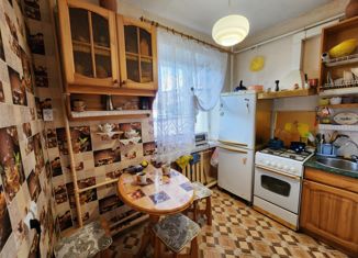 Продажа 2-комнатной квартиры, 43 м2, Великие Луки, улица Мелиораторов, 3