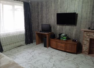 Продам трехкомнатную квартиру, 56.9 м2, рабочий посёлок Чегдомын, улица Мира, 10