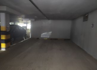 Продаю машиноместо, 13 м2, Казань, улица Серова, 48, Кировский район