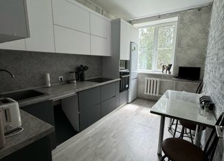 Продается 2-ком. квартира, 52.7 м2, Шадринск, Февральская улица, 12