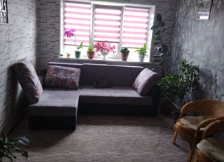 Двухкомнатная квартира на продажу, 47 м2, Кыштым, улица Интернационала, 85
