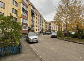 Продаю 3-ком. квартиру, 72 м2, посёлок Новосмолинский, Танковая улица, 20