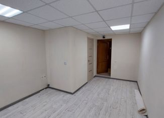 Продажа 1-ком. квартиры, 17 м2, Ханты-Мансийск, улица Строителей, 12