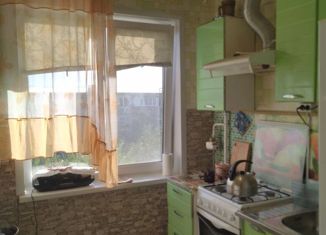 4-комнатная квартира на продажу, 61 м2, Новотроицк, Зелёная улица, 77