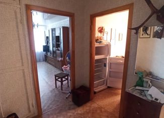 Продается трехкомнатная квартира, 63 м2, посёлок городского типа Васильево, Октябрьская улица, 12