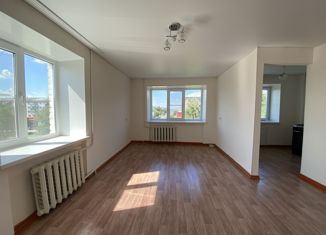 Продаю 1-ком. квартиру, 29.9 м2, Сибай, проспект Горняков, 11