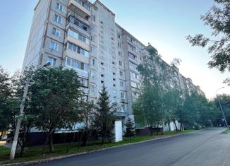 Продам 3-ком. квартиру, 69.2 м2, Щербинка, улица Космонавтов, 12