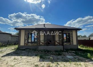 Продам дом, 100 м2, село Стрелецкое, Российская улица, 2