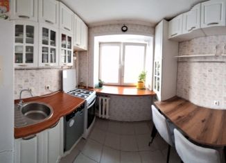 Продаю 2-комнатную квартиру, 43 м2, посёлок городского типа Медведево, Советская улица, 8