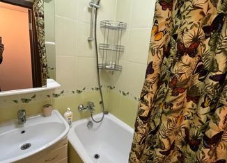 Продаю 3-ком. квартиру, 58.3 м2, Москва, улица Генерала Тюленева, 31, метро Тёплый Стан