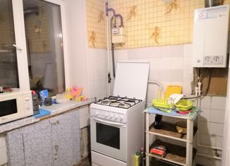 Продам трехкомнатную квартиру, 65 м2, поселок городского типа Кугеси, улица Новой Конституции, 5