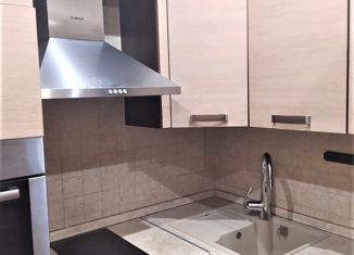 Сдам в аренду двухкомнатную квартиру, 55 м2, Щербинка, улица 40 лет Октября, 15/1