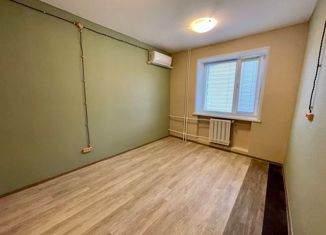 Продаю комнату, 70 м2, Ханты-Мансийск, Ключевая улица, 13