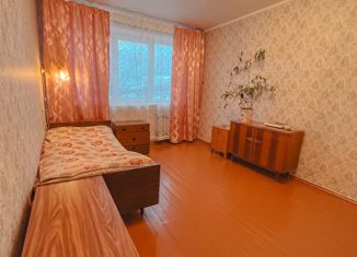 Продажа двухкомнатной квартиры, 47.4 м2, Кировск, улица Советской Конституции, 9