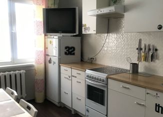 Продаю 2-комнатную квартиру, 52 м2, Кировск, Олимпийская улица, 79