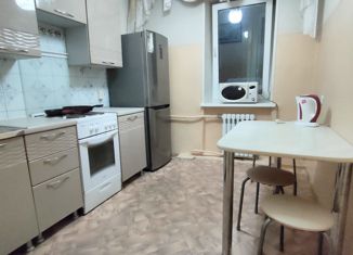 Продажа 3-ком. квартиры, 57 м2, Приморский край, улица Маслакова, 2