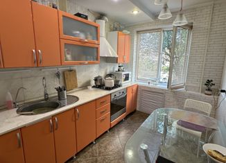 Продается 4-комнатная квартира, 90 м2, Орск, улица Шалина, 9А